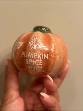 Handheld Pumpkin Bath Bomb with Green Stem